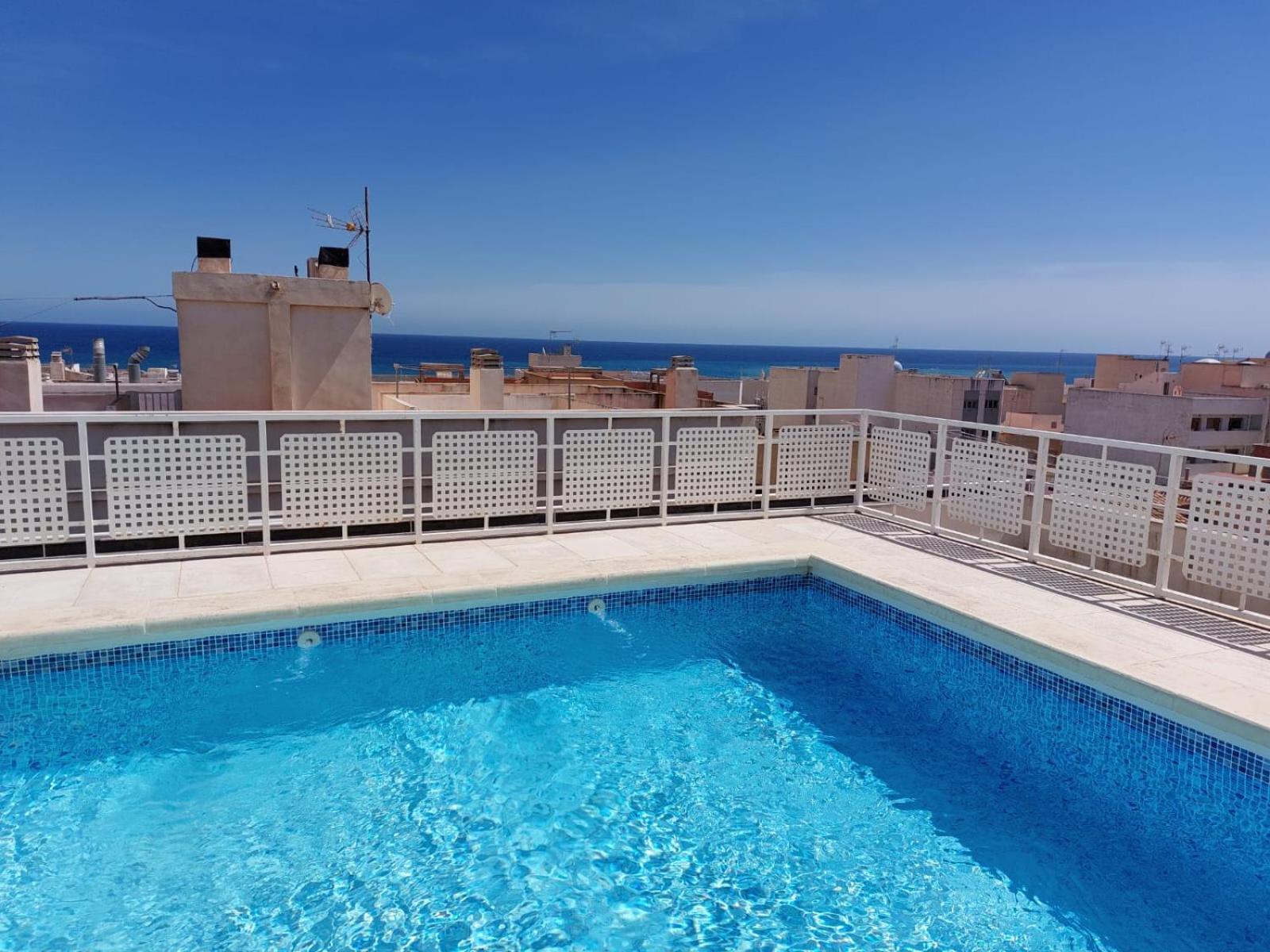 Apartamento Con Piscina Cerca De La Playa 加鲁查 外观 照片